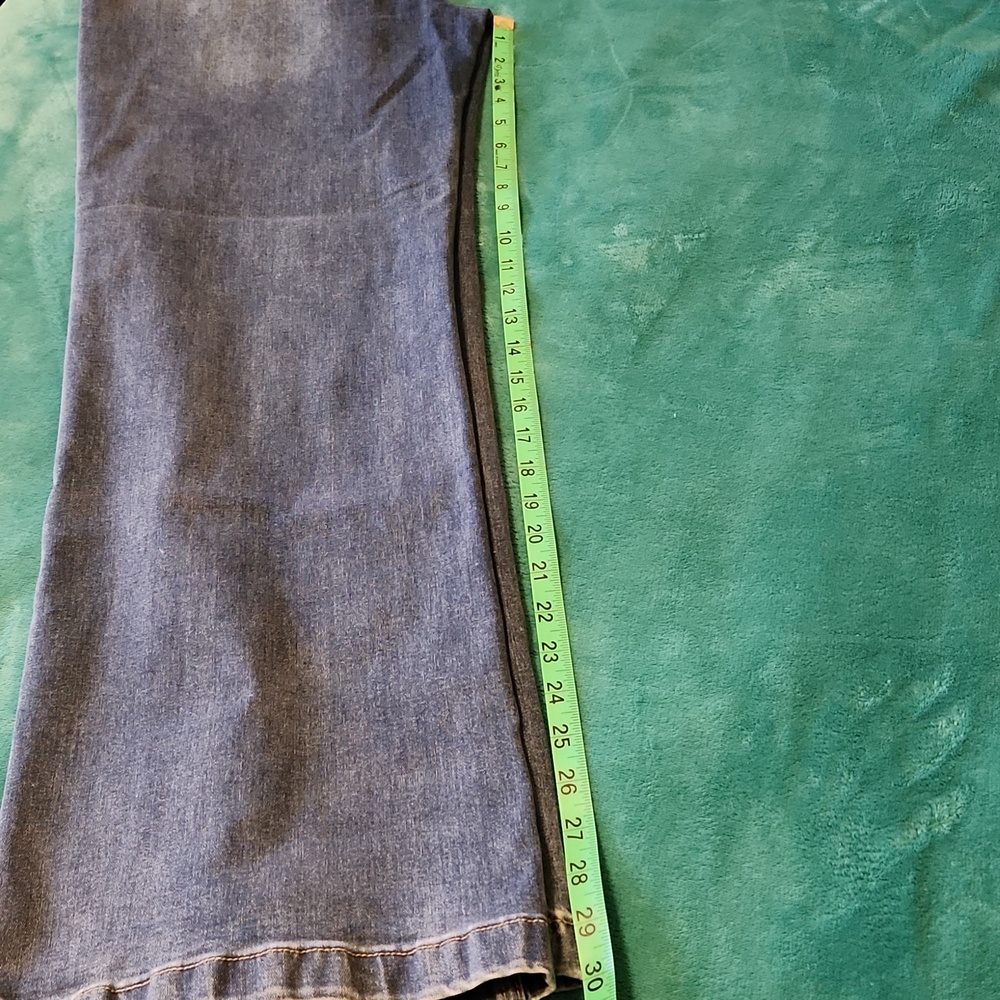 Mid Rise Wide Leg Jeans - Picture 8 of 9
